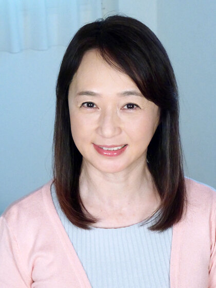 熟妻ドラマ 水回りの点検に来た男は近所のストーカーでいきなり… 旦那の将棋仲間のオヤジに押し倒された美熟女 サンプル画像 3