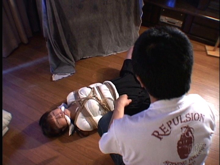 ADV-R0251 パート 1 - 30 分