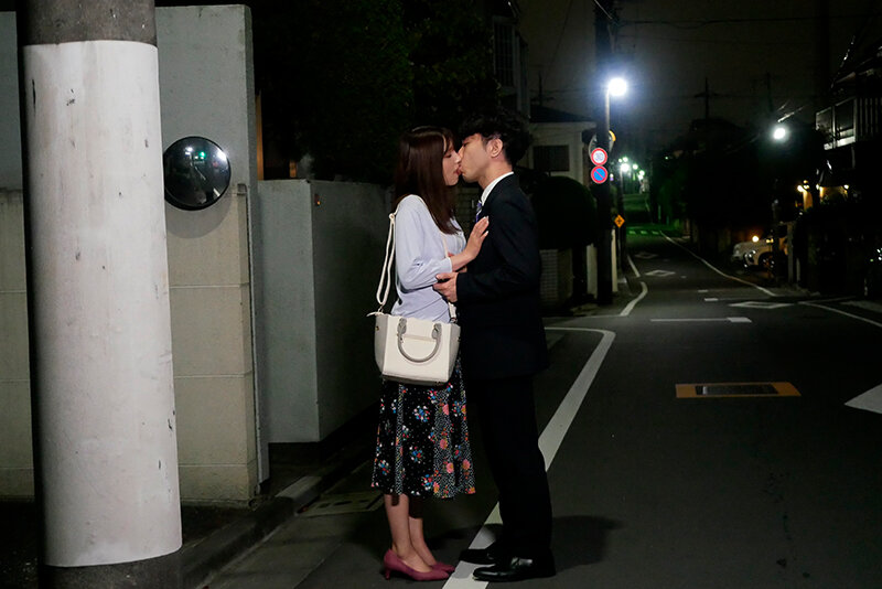 サンプル-顔面接吻 人妻不倫KISS 一度きりの浮気から始まってしまったキス不倫の日々 竹内夏希