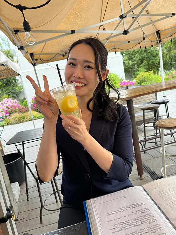 同僚を口説いてSEXするアカウント 今、狙っている同僚 三池小春 1AKDL00351 画像4