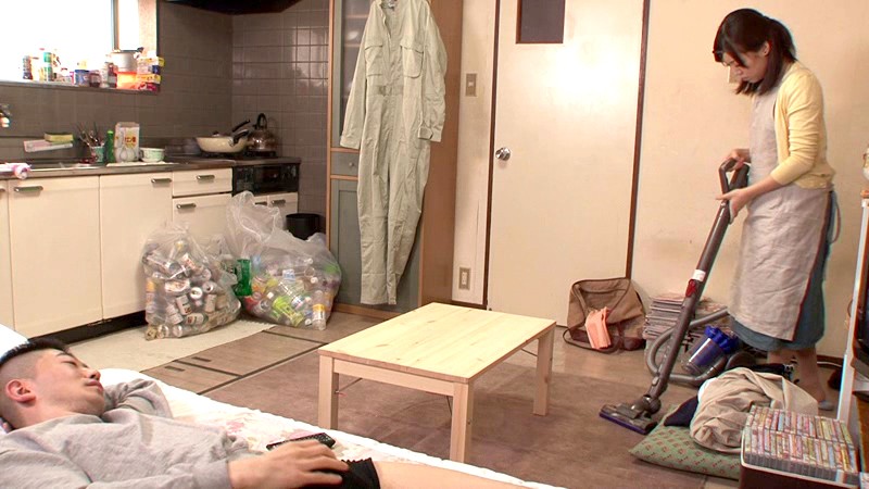 サンプル-小汚いワンルーム住まいの僕だけど、掃除専門のお手伝いさんを雇ったら部屋で女の子と2人きりに！でも、いくらエッチなグッズを見せつけても、勃起チ○ポを見せつけてもエッチな気分にならない真面目なお手伝いさんには、しびれ薬を飲ませ自由を奪ってヤッちゃいました！