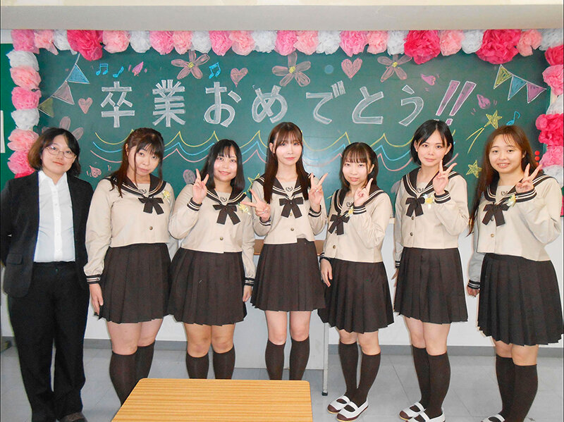 学生時代に好きが溢れ過ぎた一方通行なレズで離れた2人の気持ちは大人になって再会しあの頃の想いをもう一度伝えキスをして好きを感じ合った Nia 小野寺舞 画像8
