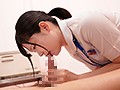 ミスばかりする新人ロリ看護師にダメもとでフェラをお願いしたら意外にOKだった サンプル画像8