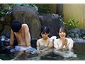 誰もいないと思っていた混浴温泉で両刀使いの美淫女にカップル共々イカされ続け強●寝取られ3P サンプル画像12