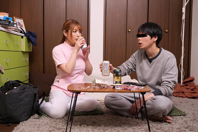 一度知ったらクセになる『おしゃべり性交』!!勃起チ○ポを見せたら即スケベに豹変する出張マッサージ師は常にセックス実況しながら感じまくる絶倫おしゃべり妻 画像9