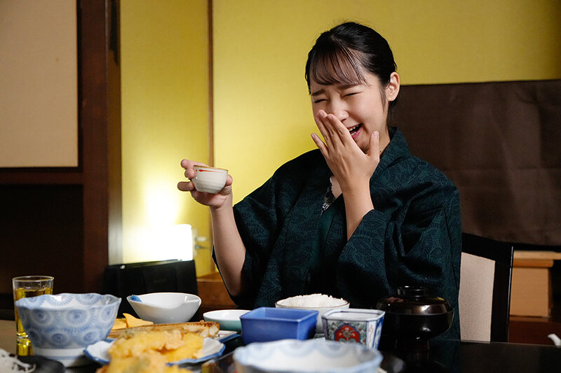 「おちんちんをおっぱいで挟むって気持ちいいの?」フラれたばかりの同僚巨乳女子を慰め旅行に誘ったら(下心あり)パイズリ開眼で僕のチ○ポをむにゅむにゅ!ずりゅずりゅ!!どぴゅぴゅぴゅぴゅ!!! 画像9