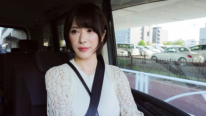 内緒でエグい接客してくれた美人CAをホテルに誘って生ハメしたら何度も求めるヤリマンだったVOL.4 画像8