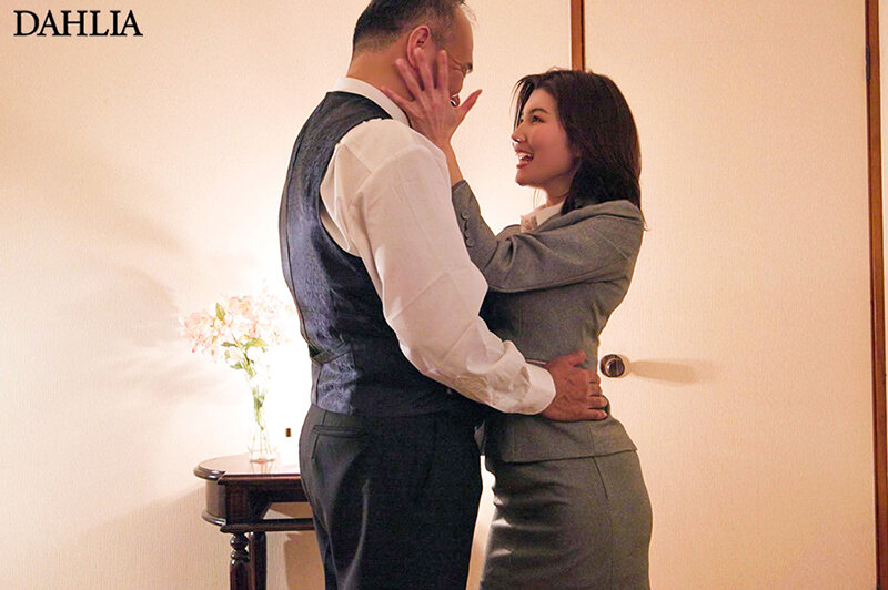 DLDSS-325 第 3 部分 - 54 分钟