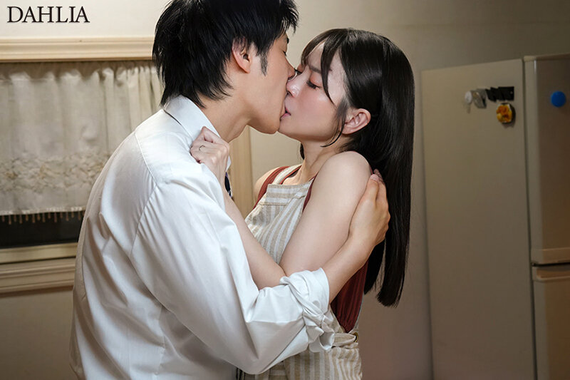 復活 糸矢めい 上司が出張で不在中、上司の妻とベロキス性交で濃密に求め合った日々…。 糸矢めい 画像1