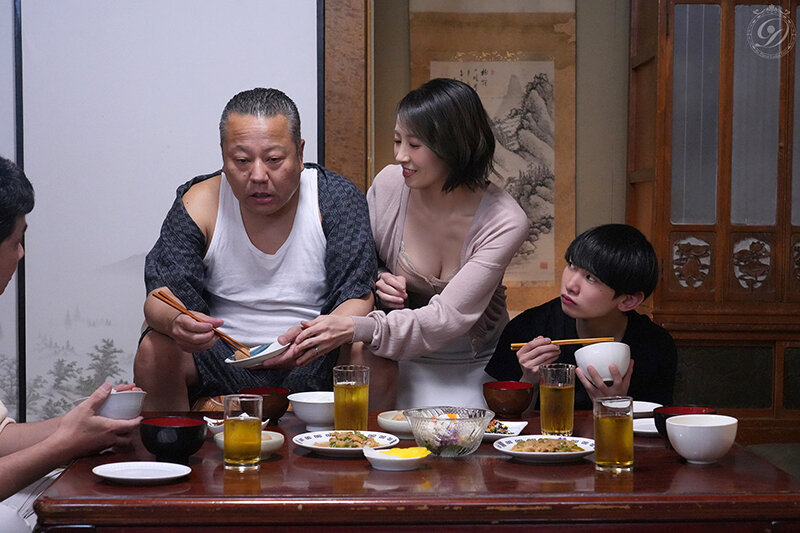 「もう何度も射精てますよ…。」 射精ボケした祖父と母の密かな絶倫性交。 谷原希美 サンプル画像 10