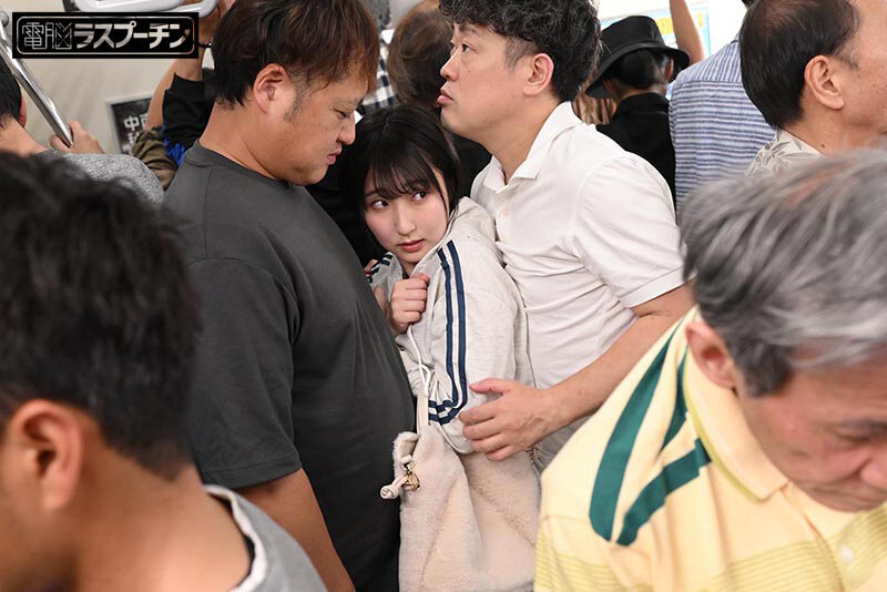 満員電車でチューブトップを揺らしながら周りの客を興奮させる爆乳女をしつこくポ口リさせ羞恥乳首開発 糸井瑠花