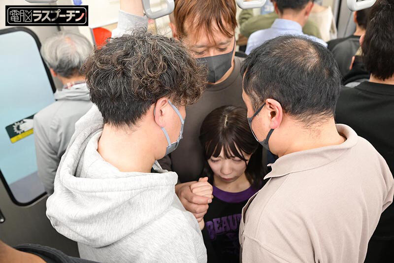 【FANZA限定】ちっちゃい女の子を3人で囲み服を剥ぎ取ってあらゆる快感を叩きこむ卑劣巨漢集団3 日向由奈 パンティとチェキ付き 画像3