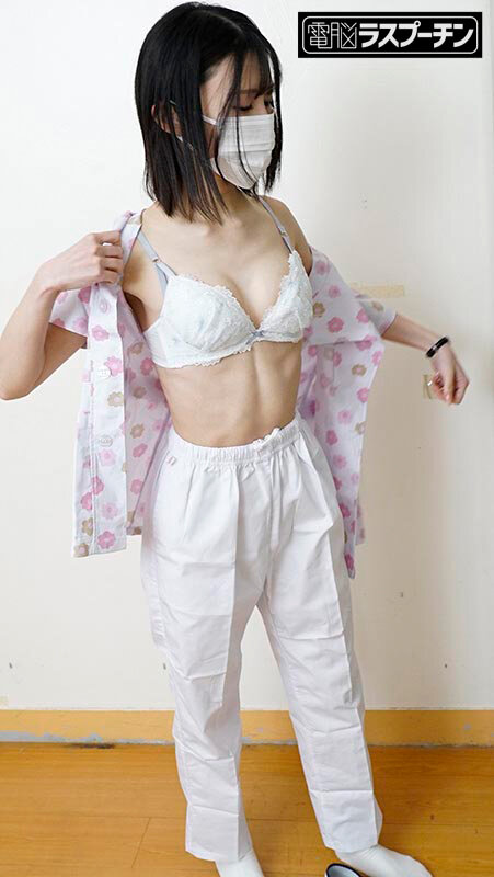 現代社会の闇を告発！セクハラさせ放題！あまりの忙しさに即ハメOKの老人介護施設 百合良 サンプル画像 5