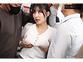 満員電車で吊り革にぶら下げられ両乳首同時開発のすえ無念の発情してしまった巨乳美女6 広瀬美結