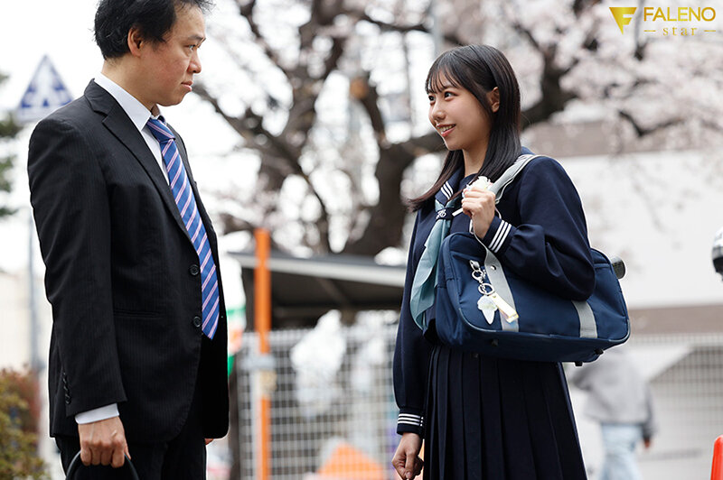 卒業式終了から10分後… さっきまで教え子だった元女子〇〇とラブホへ直行し性欲が枯れるまでセックスしてしまったダメな僕。 浜辺やよい