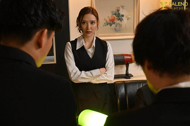 深夜残業中に行列ができるOL中出し肉便器高慢経理を社員総出で孕ませ編 藤井蘭々 画像1
