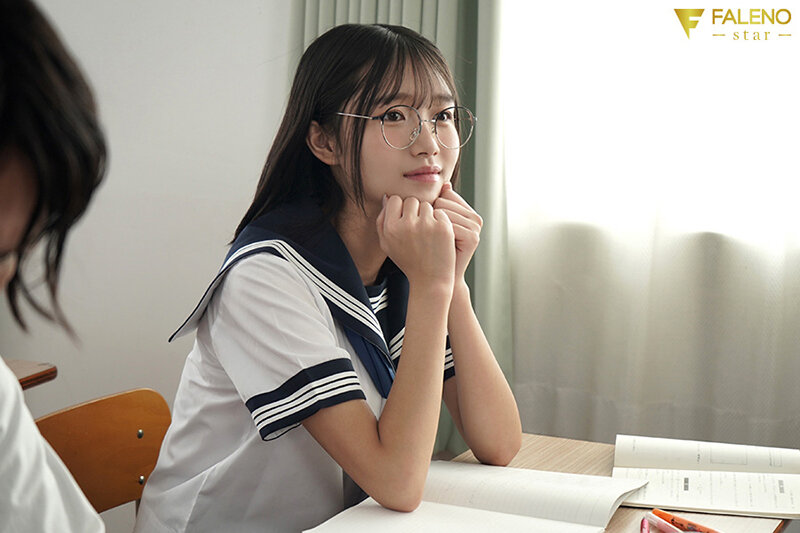 【数量限定】真面目で大人しい教え子のエスカレートするパンチラ誘惑に負けて放課後ラブホで 滅茶苦茶セックスした…。 生田さな パンティと写真付き 画像1