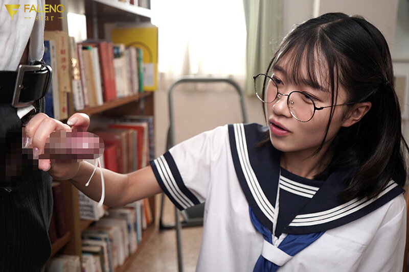 【数量限定】真面目で大人しい教え子のエスカレートするパンチラ誘惑に負けて放課後ラブホで 滅茶苦茶セックスした…。 生田さな パンティと写真付き 画像4