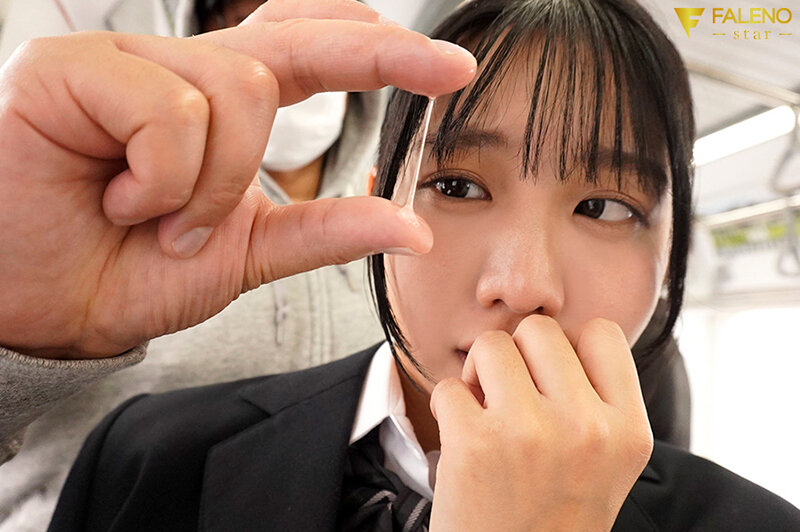 毎朝の通学で股間を弄られM覚醒させられた相手は… 浜辺やよい 画像2