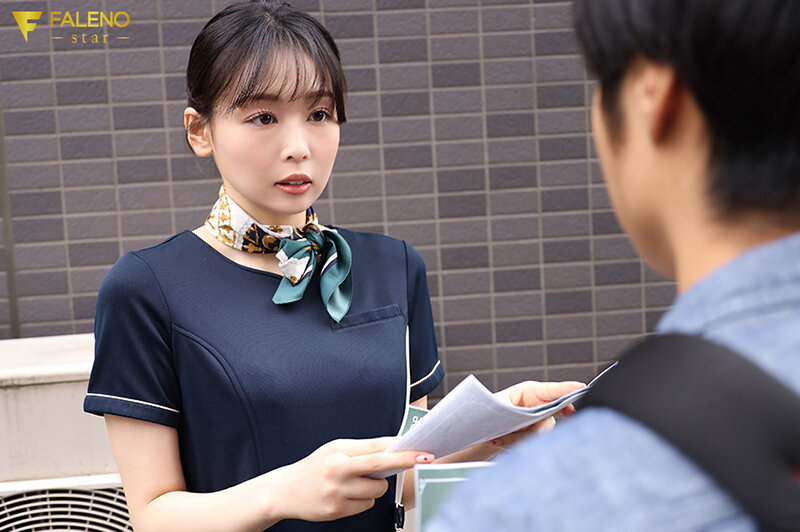 イヤな顔しながらも素股までしてくれた押しに弱いエステティシャンの自宅の’中’まで’つきまとい’ 時田亜美 画像1