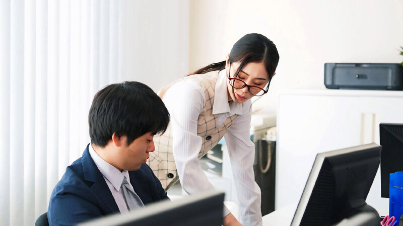 「これは経費で落ちません!」いつも地味で生真面目で領収書を突っ返してくる経理部のOLがデリヘル嬢で痴女だった。小松さん編【配信限定】 小松杏 画像2