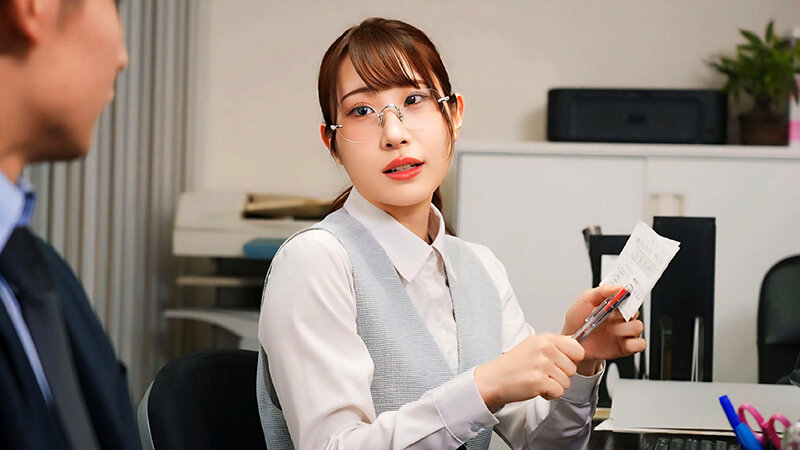 「これは経費で落ちません!」いつも地味で生真面目で領収書を突っ返してくる経理部のOLがデリヘル嬢で痴女だった。五十嵐さん編【配信限定】 五十嵐清華 2枚目