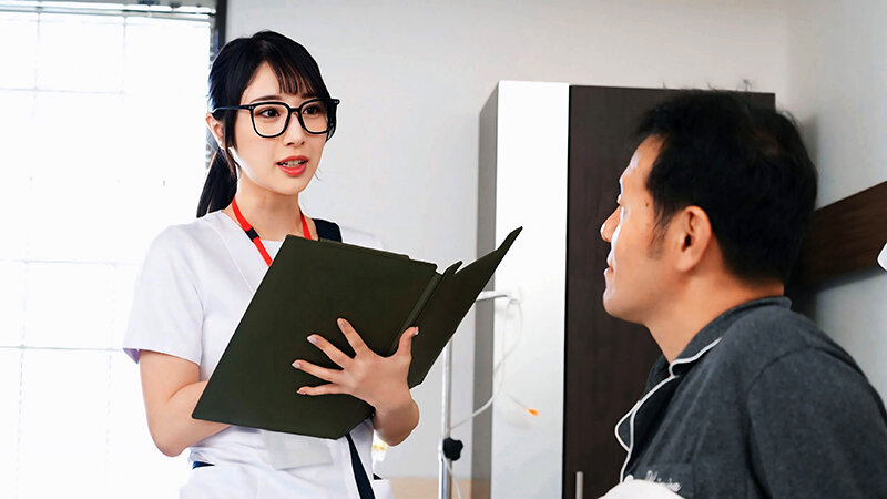 地味な隠れデカパイ新人看護師は押しに弱くてセクハラを断れないドMちゃん。性欲が溜まった入院患者の性処理までもお世話しています 小野坂ゆいか 2枚目
