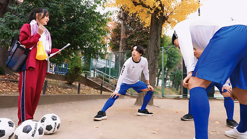 サッカー部の女子マネージャーは憧れの先輩のレギュラー獲得のために顧問教師の性処理をしています 幸村泉希 サンプル