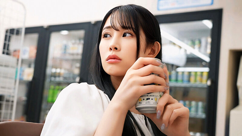 コンビニのバックヤードでセックスをするのが好きな彼女は不倫をしていた。二羽紗愛 画像9