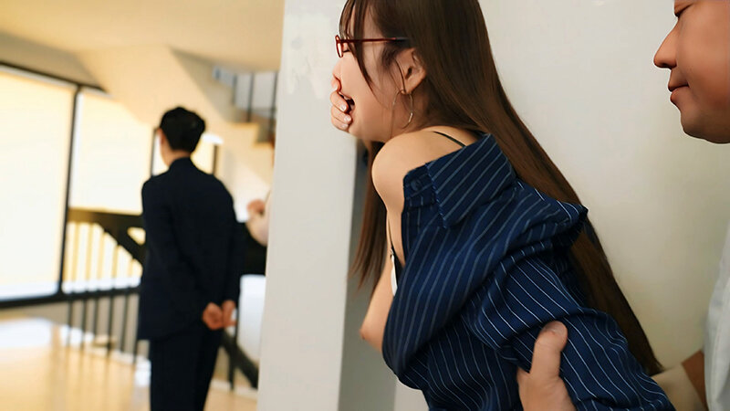 パワハラ女上司の裏の顔〜部下に強くあたり散らし、人格否定までする裏で社長の前では従順な玩具だった〜 葉月まゆ サンプル画像 12