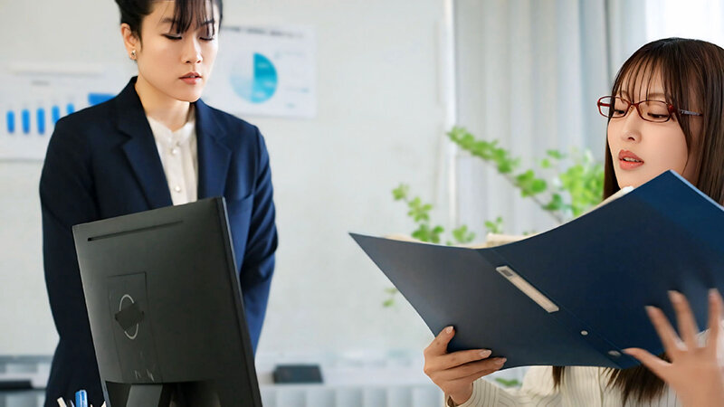パワハラ女上司の裏の顔〜部下に強くあたり散らし、人格否定までする裏で社長の前では従順な玩具だった〜 葉月まゆ サンプル画像 3