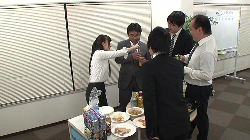 (1gs00262)[GS-262]可愛いソソる新人女子社員を会社で歓迎会！飲ませて一発と考えていたが…彼女は飲んだら大暴れの露出狂！！上司には、ため口で酷いこと言うし、玩具で自慰るし、とてもかなわないエロ女に豹変！皆が逃げる中、逃げ遅れた僕が彼女の性欲を全部受け止め腰が抜けるほど… ダウンロード sample_big