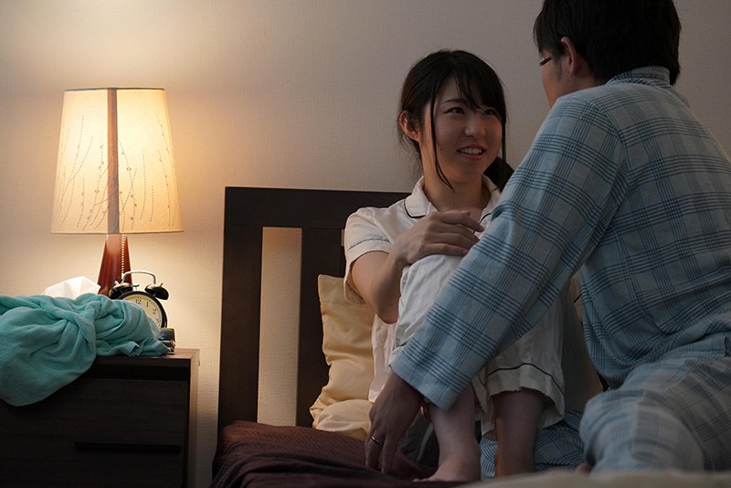 帰宅した旦那さんにバレないように素人妻の自宅にこっそり一泊 画像14