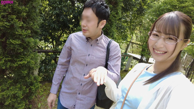 優しすぎる素人奥さんが童貞君と生中出しで筆おろしデート ペットショップで働く人妻 めぐさん(31歳) 画像2