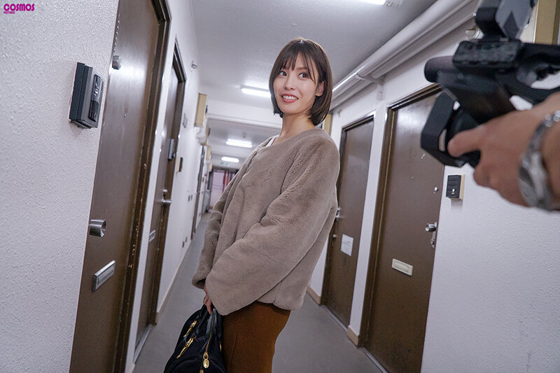 素人妻が一般大学生の自宅にコンドーム1つ渡され一泊一度のゴム姦では満足できず宿泊中2度もガチ中出しを許してしまう騎乗位でイキ乱れるFカップ妻 ゆみさん32歳 画像1