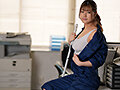 口ベタで人見知りなのにエロすぎる体のせいで男に狙われるおっとり巨乳女子学生 佐山由依 - 2