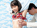 素人女子〇生 ラップ1枚隔ててお兄ちゃんと素股体験して発射できたら賞金GET！！ 鈴木ちひろ サムネイル画像