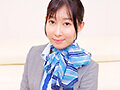 航空会社勤務の現職キャビンアテンダントさん女性経験無しのシャイな童貞の悩みを解決してもらえませんか？フル勃起した童貞チ○ポにフライト帰りでムラムラしてるCAさんが赤面発情！？ サンプル画像1