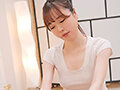 際どい回春マッサージで勃起したチ○ポをマ○コに押し当てパンツ越し挿入で誘う確信犯エステティシャン 挿れたがり巨乳お姉さんの誘惑（IENF-454）