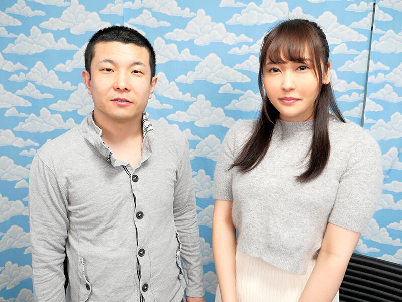 ラップ1枚被せて友達と素股してくれませんか?と偽り溶けるラップを仕込んでウブなお嬢さんに生ハメ、中出しさせちゃいました! 新垣智江 画像1