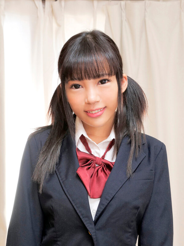 寝ている女子校生の妹にイタズラしていたら逆に生ハメを求められて、もう発射しそうなのにカニばさみでロックされて逃げられずそのまま中出し！ 美咲みなみ