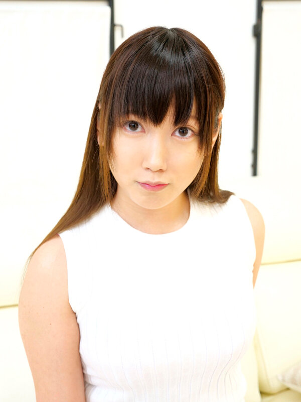 デリヘルで呼んだ娘が、敏感すぎて潮吹いて僕の部屋をビショビショにするので怒ったらヤラせてくれたけど、感じまくりまさかの連続イキ！更にハメ潮吹きまくって困った！10 真崎あやと 画像1