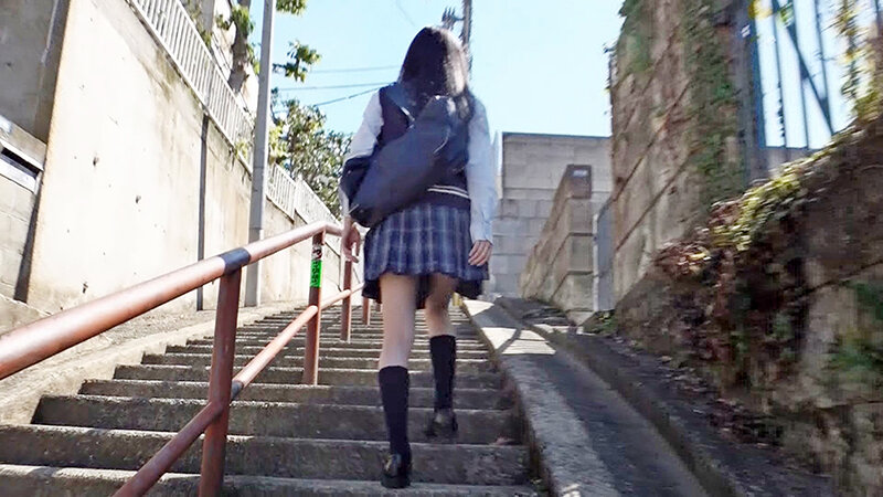 サンプル-素人ナンパ 代々木でみつけたウブな女子○生に18cmメガチ〇ポを素股してもらったら、こんなにヤラしい事になりました。りかちゃん ゆめ莉りか