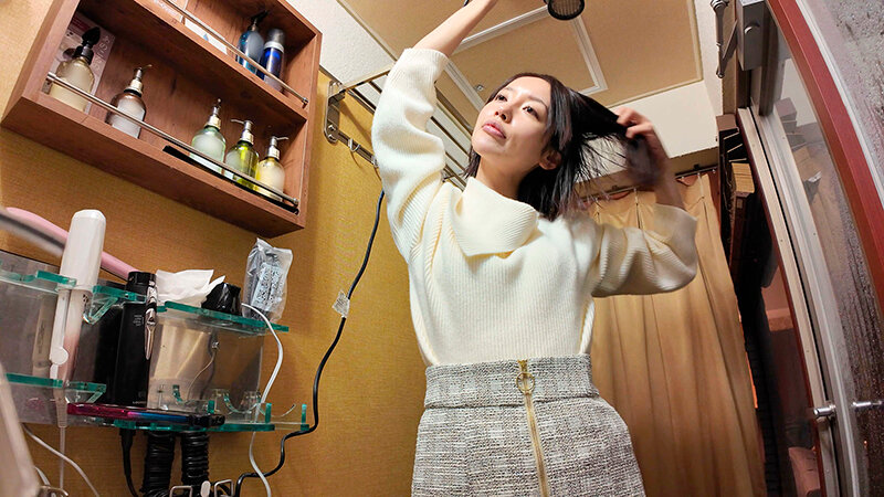 昔3-4回肉体関係を持った同僚の美咲かんなに3年ぶりに誘われて…1日限定の火遊び不倫デートで何度もゴックンと中出しをした 画像19
