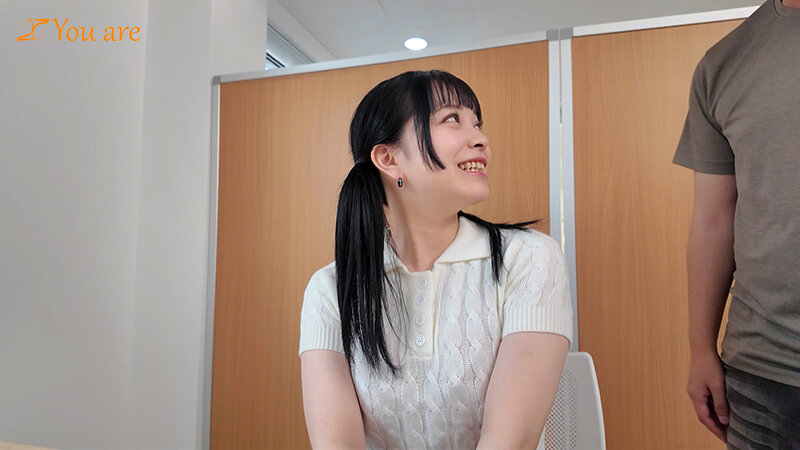 面接に来たFカップの巨乳レイヤー!?テスト撮影にもノリノリで即日オフィスハメ、ノリで中出し「え…出すの…」 月野はなび 画像1