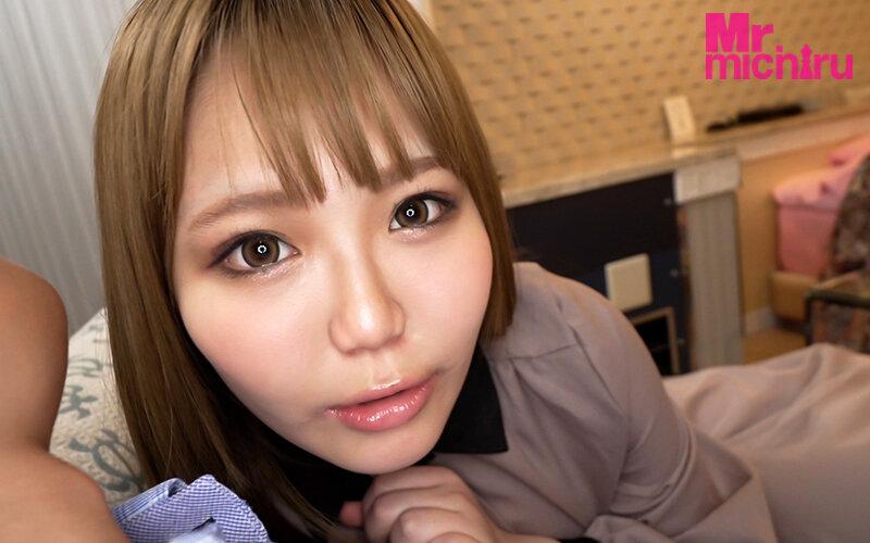 プライベートおっパブ お店が突然の休業 お金に困った嬢から2人で会いたいと連絡が…店に内緒でおっぱいを揉んで中出しセックス 白橋りほ 画像1