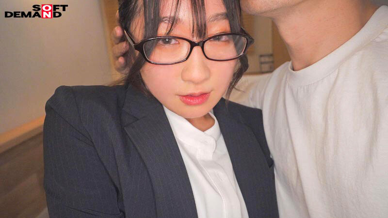 【会社に内緒・自宅で初撮り】奨学金450万、限界新卒ちゃん。地味っぽいけど脱いだらクッソむちエロ漫画ボディ。 きよか 24歳 佐藤白花 15枚目