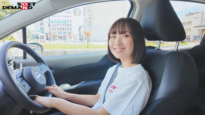 【初撮り】ちっちゃな現役ドM保育士 イジメられてたくさん潮も吹いちゃう敏感スレンダーボディ もっと自由にSEXをしたくて実家を飛び出すキラキラ笑顔の元気っ娘 22歳 石川くるみ 画像3