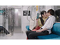 最終接吻電車 誰もいない2人きりの車内で美人お姉さんと何度もキス×キス×キス 吉澤友貴