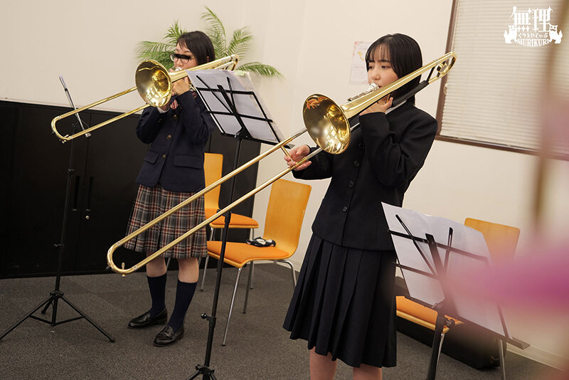 吹奏楽部J●痴●ガチナマ路線 お嬢様マ●コに生おぢ精子を響かせる恥辱中出し演奏会 3枚目